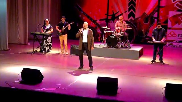 4-й Международный фестиваль "Венец шансона" 10.12.2016 г. - Тарас Карпов - Зимняя любовь смотреть онлайн