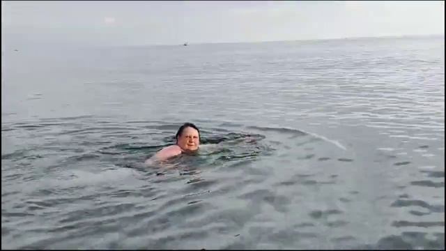 Встаём с петухами и купаемся.Пицунда. смотреть онлайн