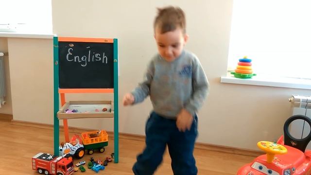 Учим АНГЛИЙСКИЙ ВЕСЕЛО с СУПЕР МАКСОМ. learn ENGLISH for Kids and Baby with song смотреть онлайн