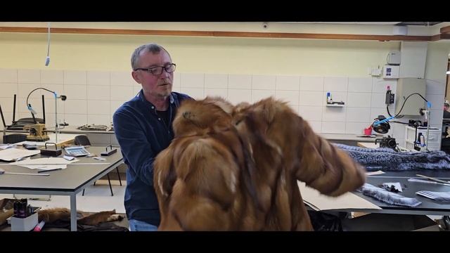 Шубы, скорняжная нить бывает разная, как правильно зап