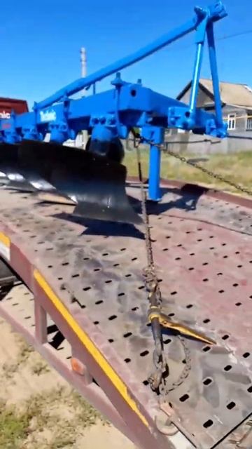 Загрузили плуг ПЛН 5-35, везем нашим гостям в с. Орловка, смотреть онлайн