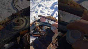 Ремонт шаровой опоры на рычаге Пежо 206.