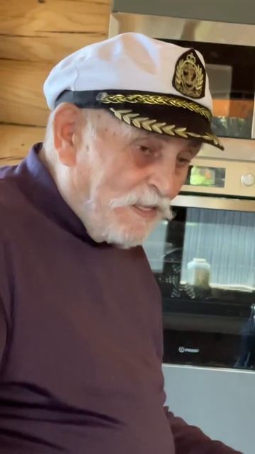 Папа не верит, что меня приглашают на бизнес-форумы