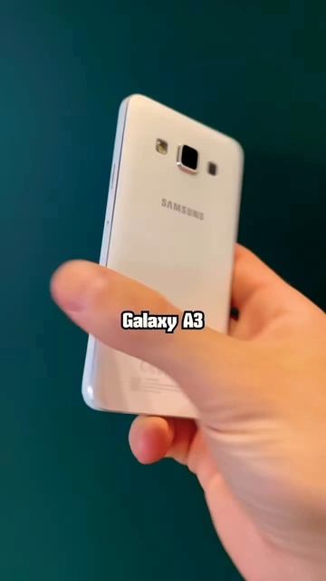 РЗБИВАЮ ТЕЛЕФОН МОЛОТКОМ! #smartphone #топ #андроид #рекомен смотреть онлайн