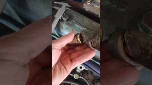 стакан форсунки ЮМЗ,побежал тосол из под форсунки