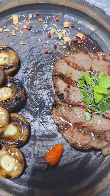 Сочная ГОВЯДИНА с ГРИБАМИ на мангале [РЕЦЕПТ] смотреть онлайн