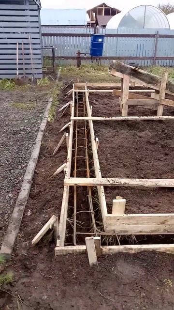 начало строительства курятника. смотреть онлайн