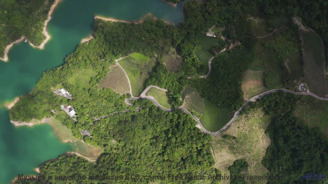 Путешествие по планете становится волшебным под этот трек - Undone -- Bus Window -- Flying High