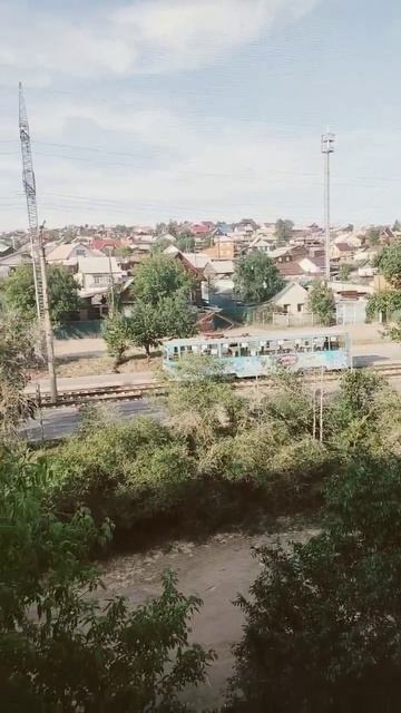 КТМ-5 Модно выезжает от остановки смотреть онлайн