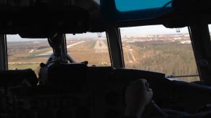 Посадка Ил-18 (из кабины)