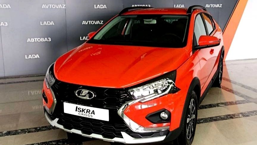 АвтоВАЗ планирует экспортировать Lada Iskra: теперь Renault не помеха смотреть онлайн