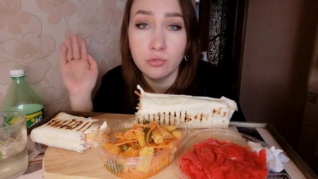 МУКБАНГ ШАУРМА🔥🔥🔥/У меня есть теперь гномик/муж на кухне!!!! смотреть онлайн