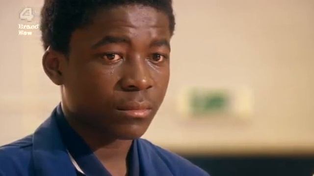 Молокососы (Skins) - 3 сезон - 3 серия смотреть онлайн