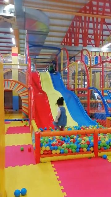 Маша. Ситимолл смотреть онлайн