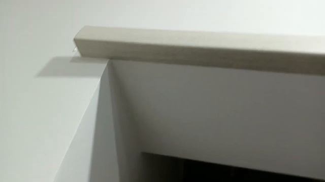 Облицовка углов, пластиковым уголком.