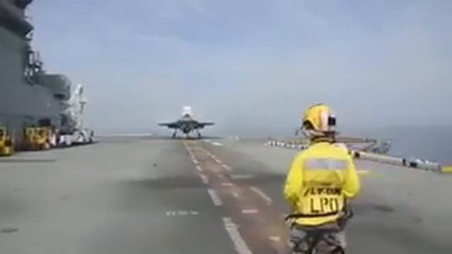 F35 взлет и посадка с палубы