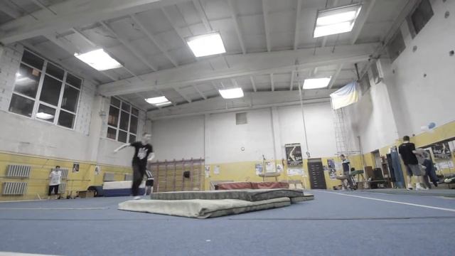 Gym Lights Lviv Гімнастичний зал Львів 2016 Jurassic паркур сальто