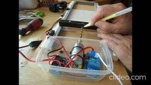 Автоматическая дверка в курятник. Дешево, дубово, свои