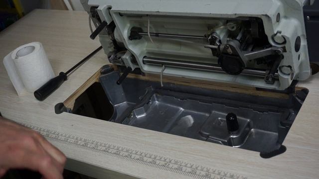 Замена масла в промышленной швейной машине. Как ухажи? смотреть онлайн