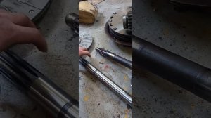 юмз ремонт первичного вала . и раскатка трактора.