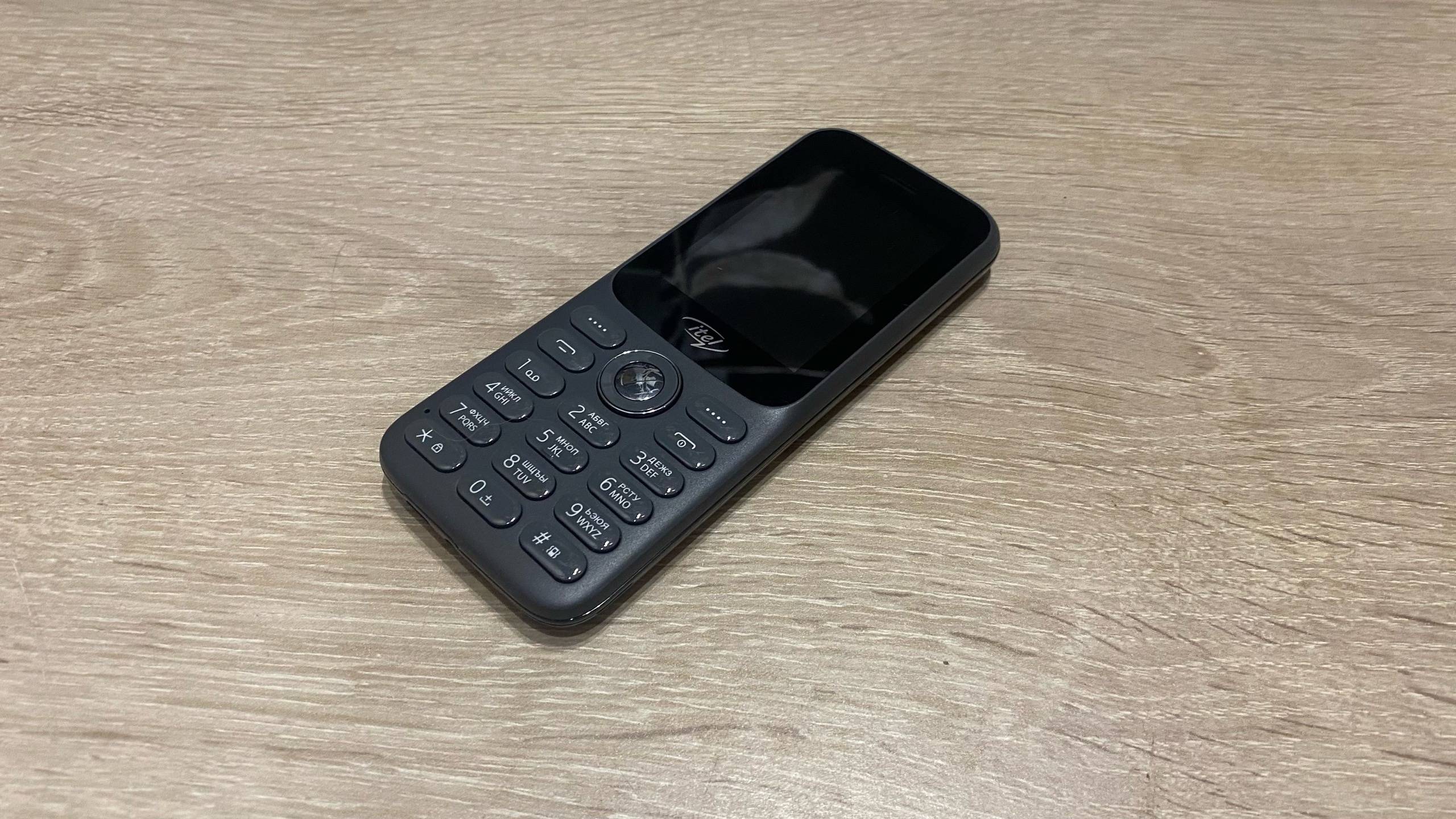 Распаковка и обзор сотового телефона Itel it5031 смотреть онлайн