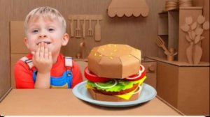 Оливер попадает внутрь КАРТОННОГО Дома