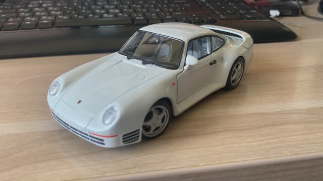 Обзор модели Porsche 959 в масштабе 1/24 от Welly смотреть онлайн