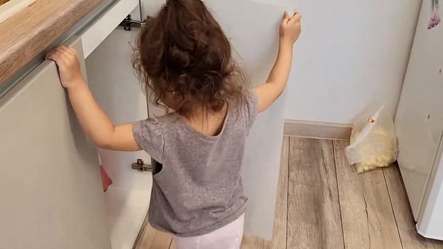 Камилла девочка прощается с лекарствами #камилла#дети#прикол смотреть онлайн
