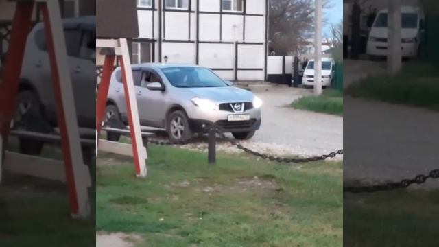 кучугуры апрель детская площадка. красивый закат смотреть онлайн