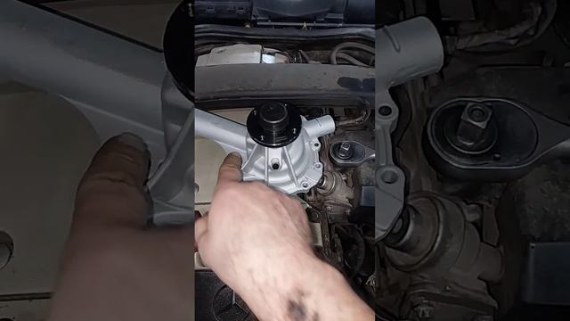 MERCEDES W210 111 MOTOR ПОМПА ВОДЯНАЯ ДЕМОНТАЖ ЗАМЕНА смотреть онлайн
