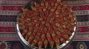 Kənd Həyatı.  Губа-баклава — вкусный десерт, который могут приготовить только мужчины!