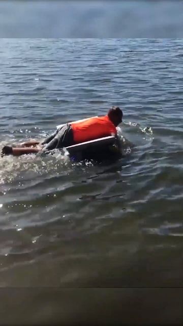 Кто Первый Переплывёт Озеро - Получит 1000$ смотреть онлайн