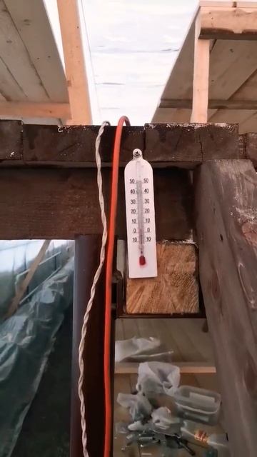 Теплица остывает в длительные морозы #дубрава #саженц? смотреть онлайн