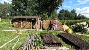 Сделали навес для рулонов сена.Что происходит на хуто?