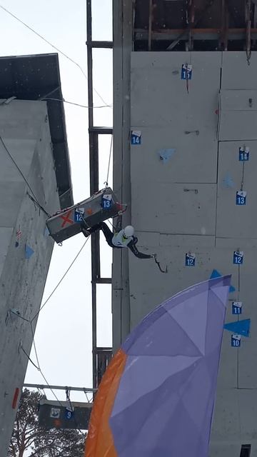 Падение с высоты 30 метров - Скалолазание опасный вид с? смотреть онлайн