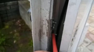 Пролюбил пассатижи при закреплении ручки.