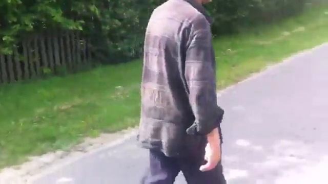 Алкаш и Украина мае таланты(кстати прикольно поёт)