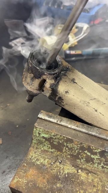 Kia Ceed замена сайлентблоков задней подвески под пружин? смотреть онлайн