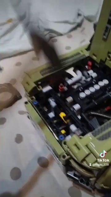 Удары молотка немножко не в звук знаю смотреть онлайн