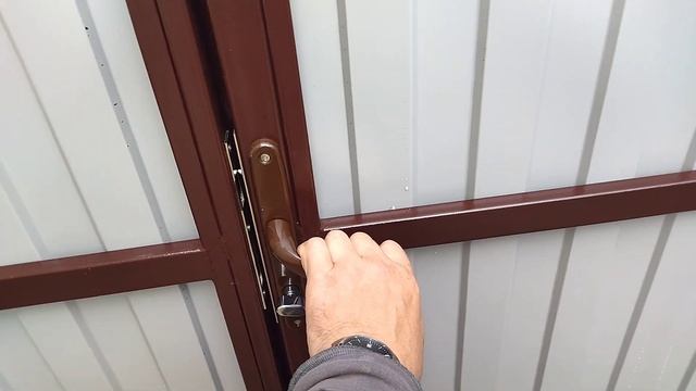 Откатные ворота со встроенной калиткой. смотреть онлайн