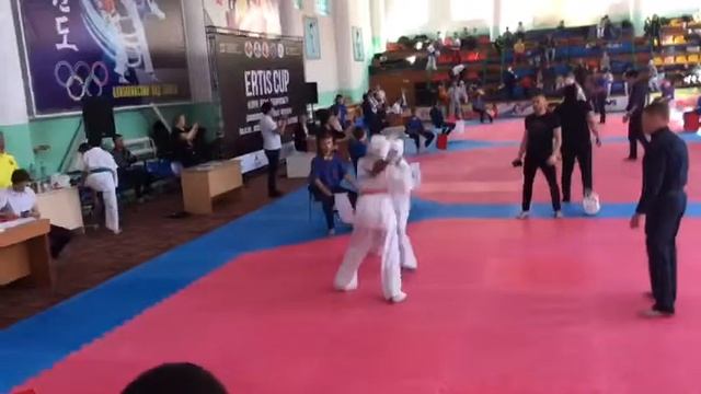 Киокушен . Динара Повладаре