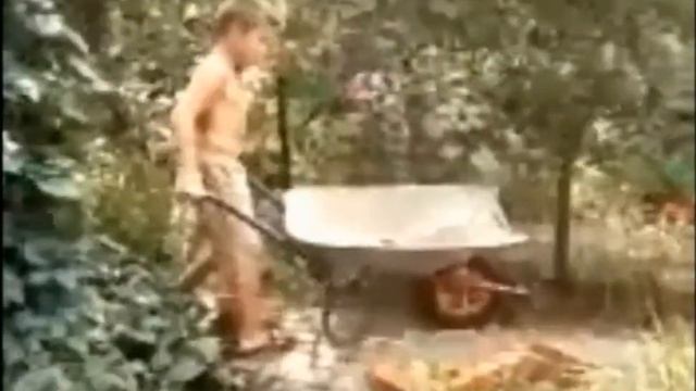 Пьяный каменщик на кирпичном заводе - смешное видео смотреть онлайн