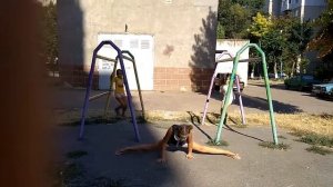 Танец бек ту лето.   (Жанна, Уля и Я)