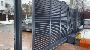 Откатные ворота в исполнении «жалюзи»  с быстрым элект?
