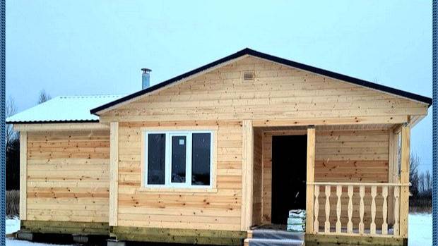 С гуся - вода, с тебя - худоба!Просторная, вместительная баня 6х9 в Воскресенском районе под Москвой смотреть онлайн