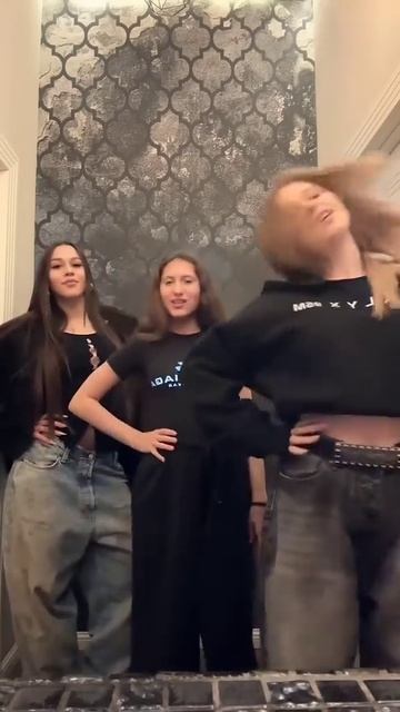 Милана Некрасова, Лера Симка и Вирсавия смотреть онлайн