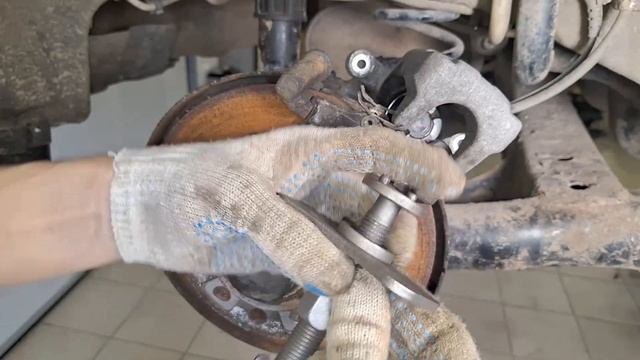 Как утопить поршень заднего суппорта VW, Skoda, Audi: 2 спосо?