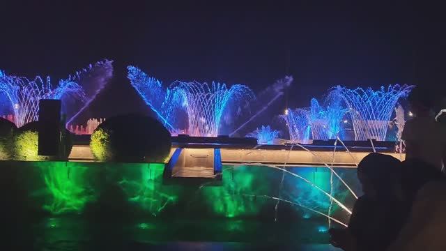 Дербент. Светомузыкальный фонтан в парке имени Низами Гянджеви смотреть онлайн