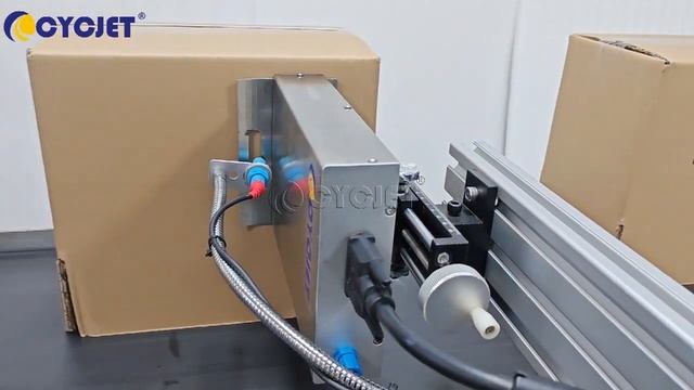 Напечатать логотип на картонной коробке с помощью широкоформатного кодера вместо бумажной маркировк смотреть онлайн