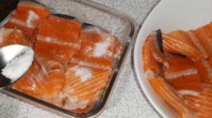 Как засолить хребет лосося быстро и просто